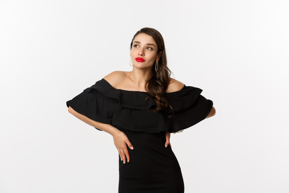 Şic şi Versatilitate: Fascinația eternă a rochiei negre